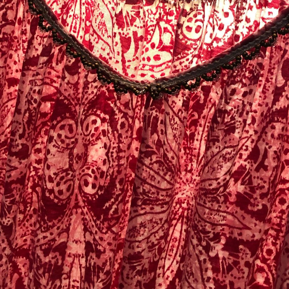 Free People SAFFRON FIELDS EMBELLISHED TEE CHERRY COMBO - Picture 14 of 14